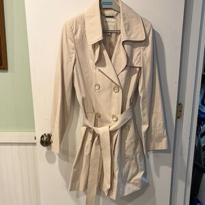 White House Black Market Women's Cream Trench Coat M beige Long sleeve